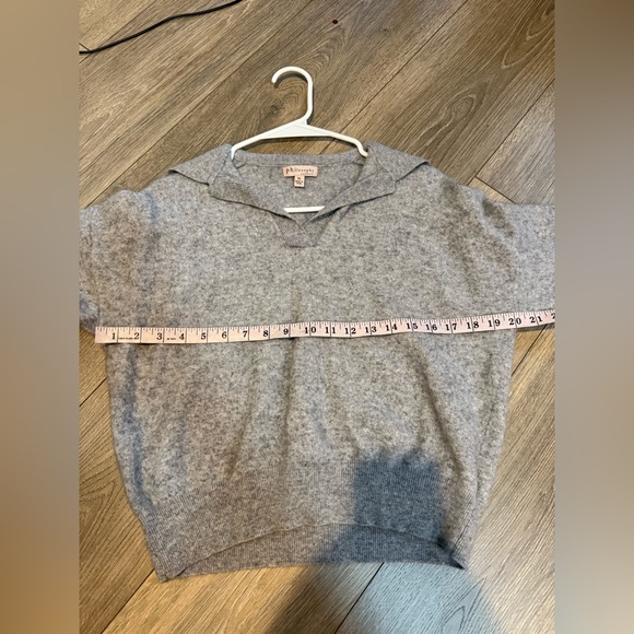 Philosophy Cashmere Gray Sweater - Picture 8 of 8